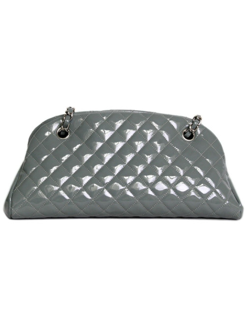 Sac bowling CHANEL en cuir verni vert céladon