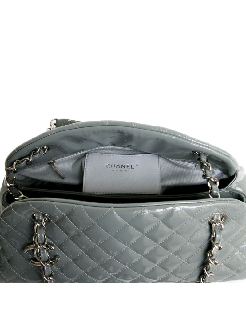 Sac bowling CHANEL en cuir verni vert céladon