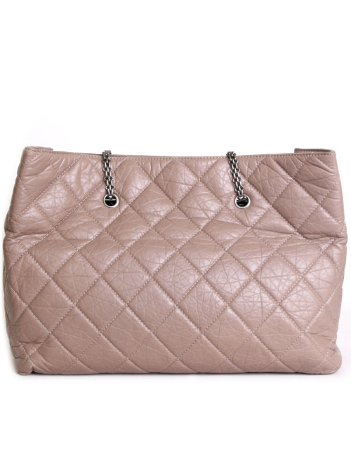 Sac cabas CHANEL en cuir vieilli matelassé  