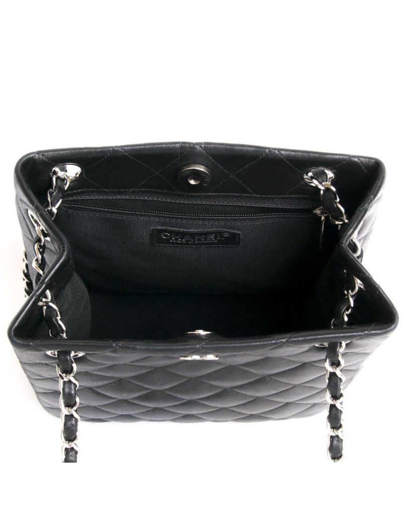 Sac seau CHANEL cuir d'agneau matelassé noir