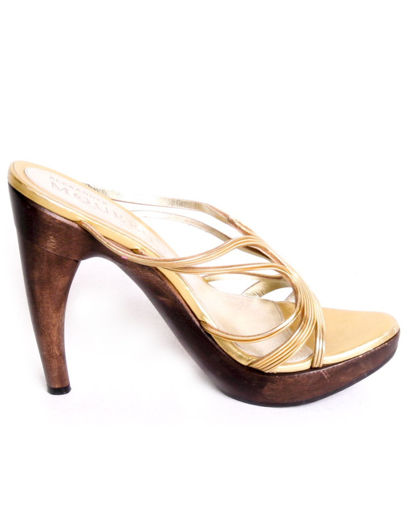 ALEXANDER McQUEEN T 36 gold leather sandals