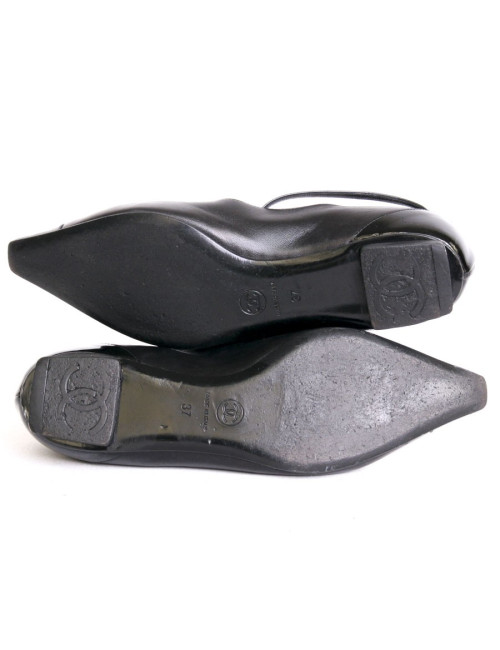Chaussures Chanel T37 en cuir noir