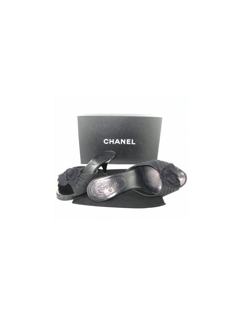 MULES NOIRES T 36 CHANEL