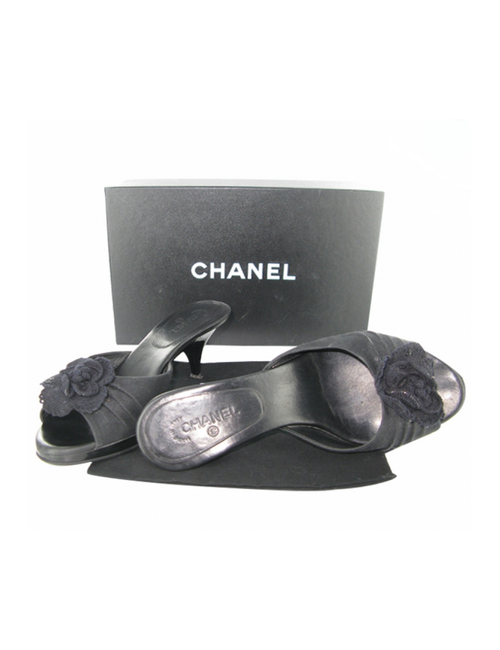 MULES NOIRES CHANEL T 36 