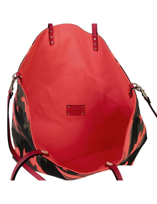 Cabas VALENTINO camouflage réversible et clous Rockstud