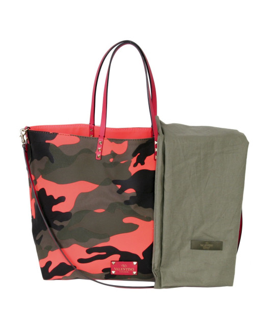 Cabas VALENTINO camouflage réversible et clous Rockstud