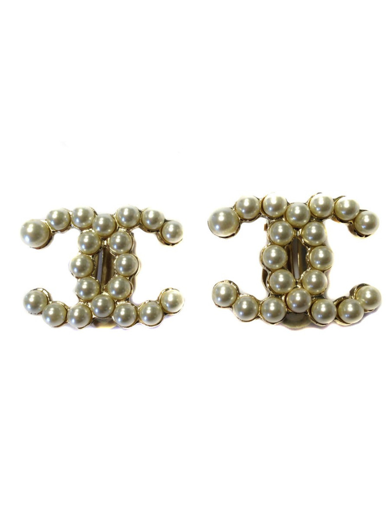 Grands clips d'oreille CHANEL CC perlés
