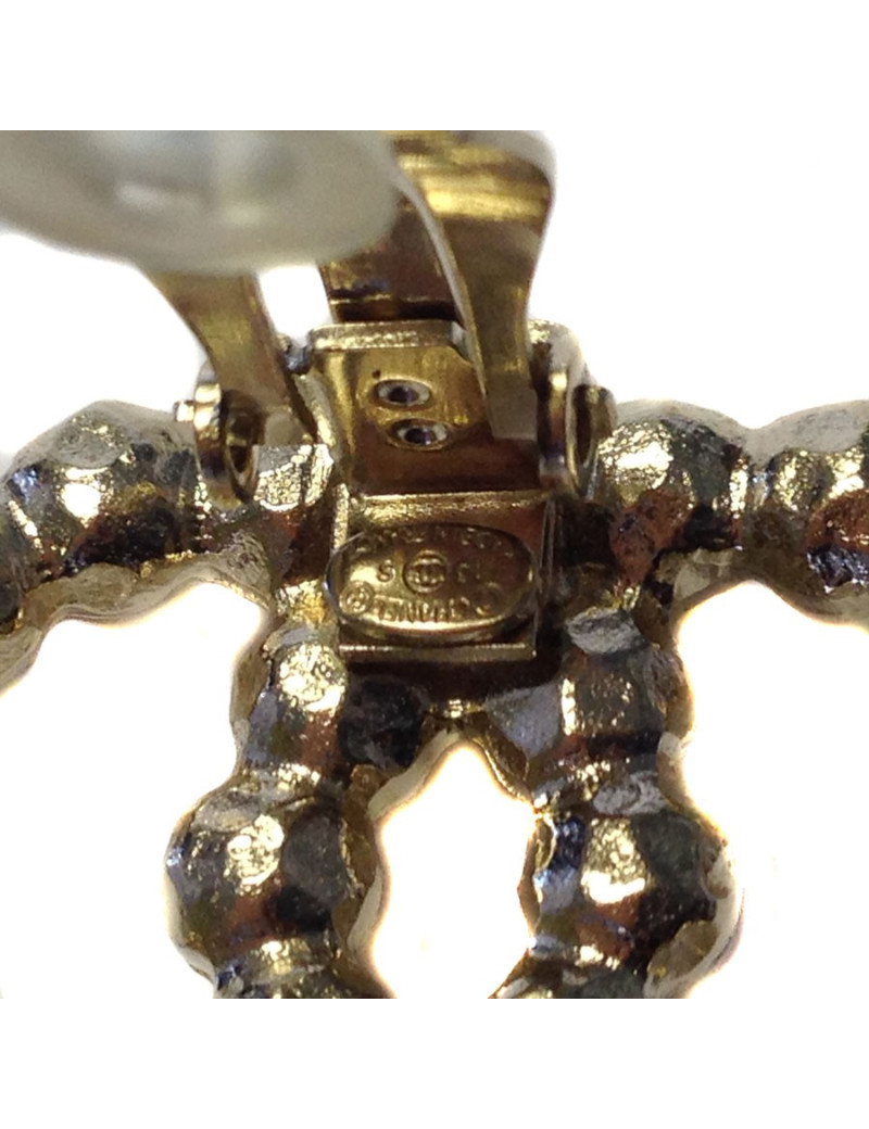 Large beaded CHANEL CC ear clips