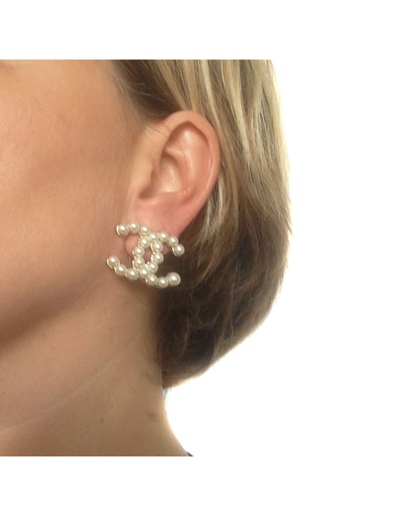 Large beaded CHANEL CC ear clips
