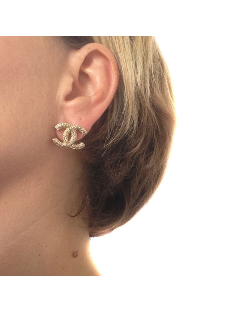 CHANEL Golden strings ear studs
