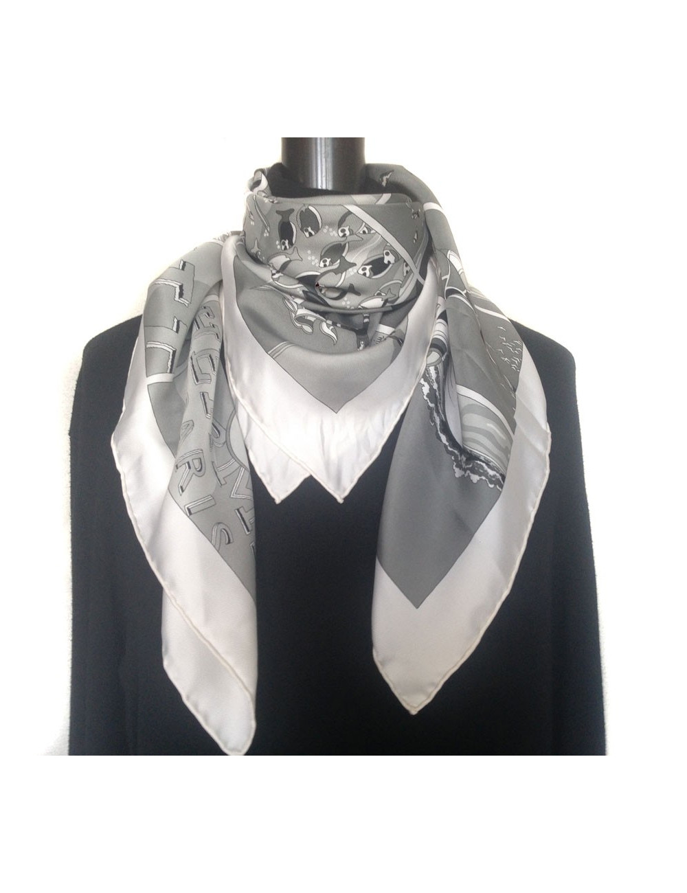 Hermès "Silk free" in white silk