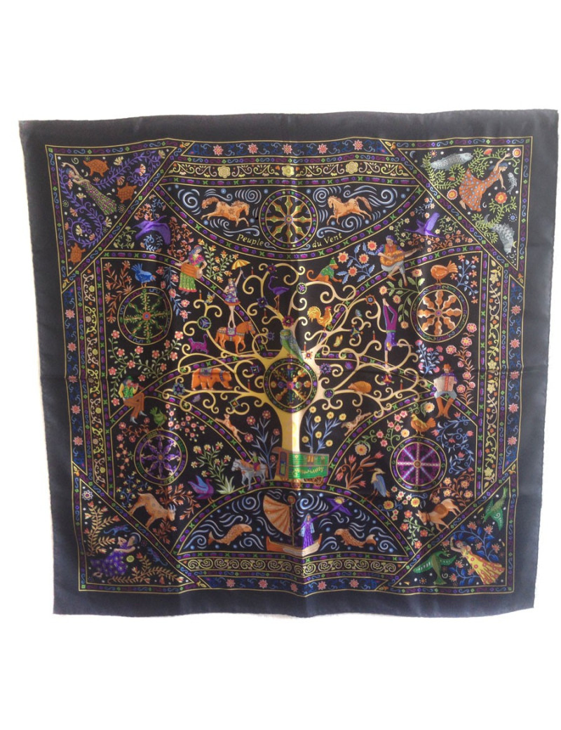 Carré HERMES "Peuple du vent" en soie noire