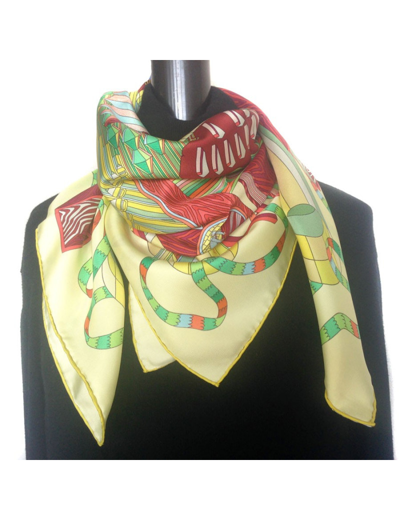 Carré HERMES "Point d'Orgue" en soie jaune