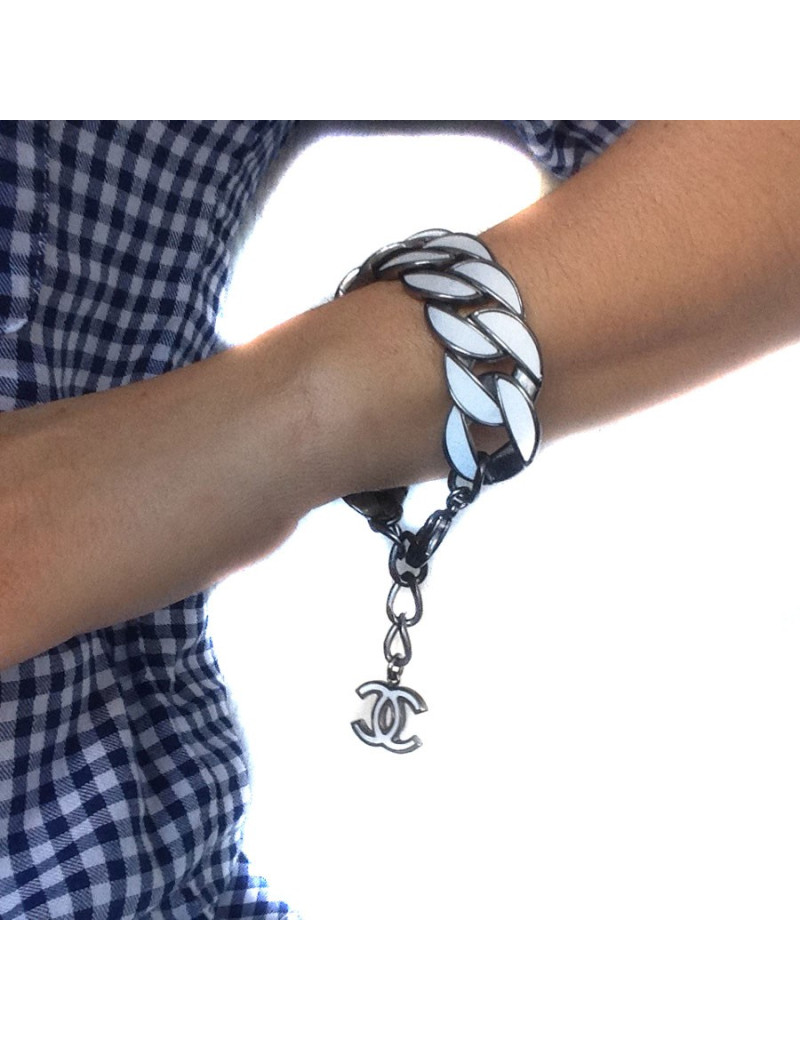 Bracelet CHANEL en métal argenté gris