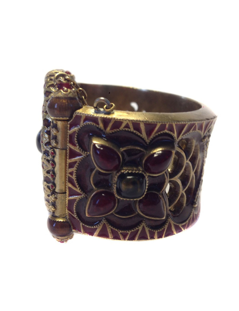 CHANEL "Paris-Bombay" cufflinks