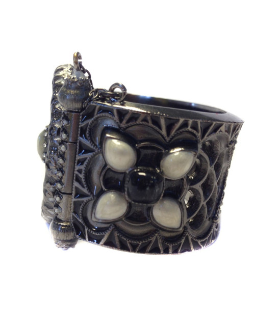 CHANEL "Paris-Bombay" bracelet