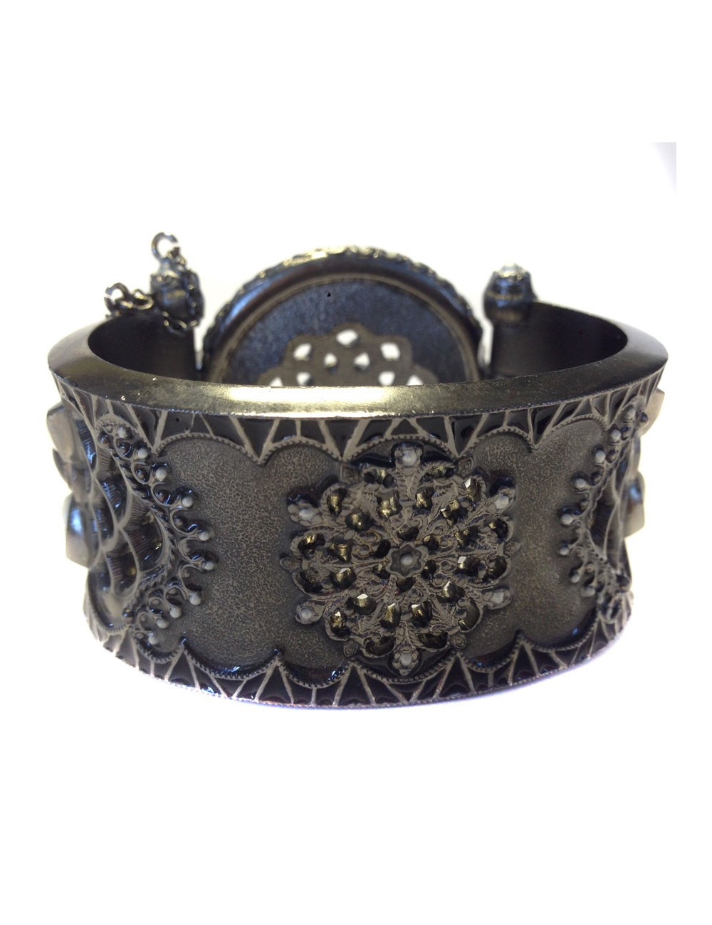 CHANEL "Paris-Bombay" bracelet