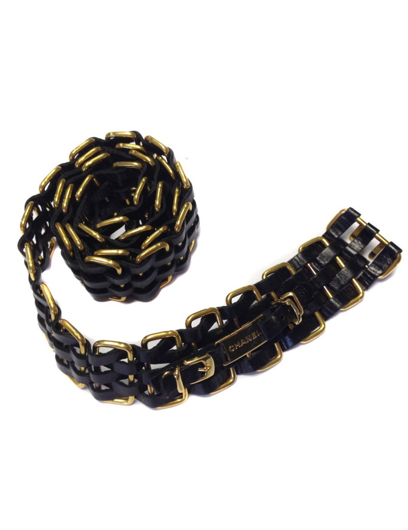CHANEL belt in leather and metal