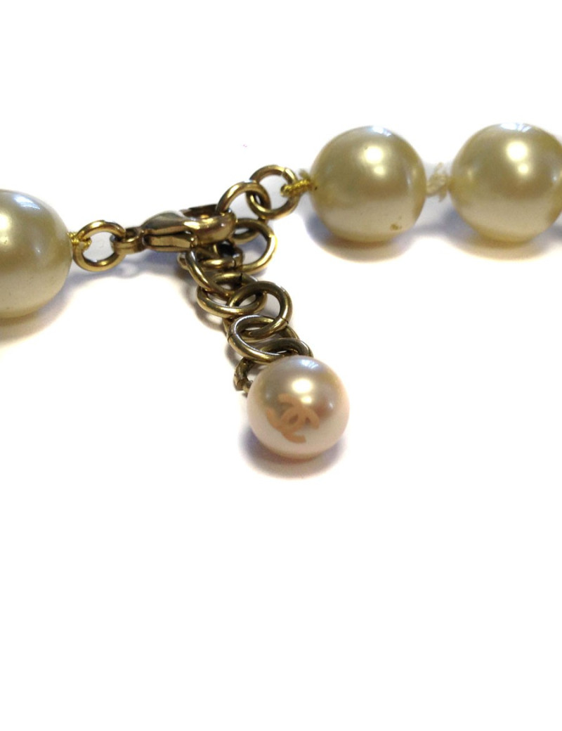 Collier CHANEL perles nacrées pâte de verre 90'