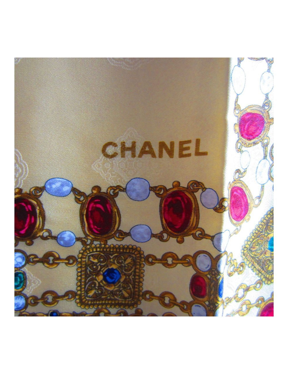 Square CHANEL silk heavy jewelry on substantive grounds gold