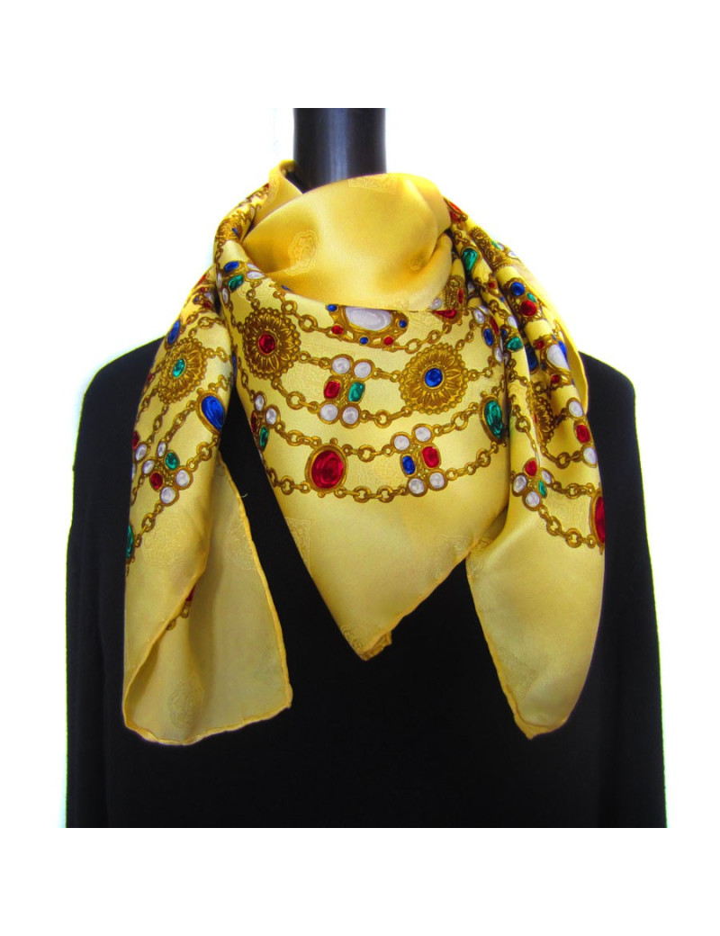 Square CHANEL silk heavy jewelry on substantive grounds gold