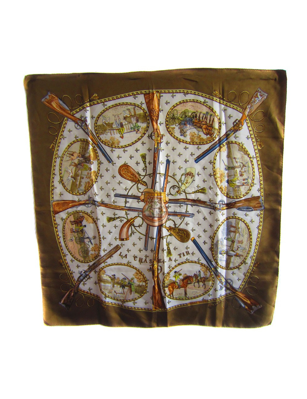 Carré HERMES "La Chasse à tir" en soie