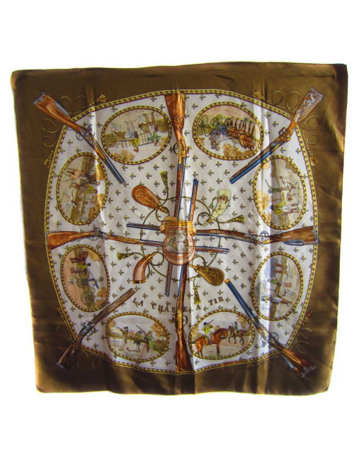Carré HERMES "La Chasse à tir" en soie