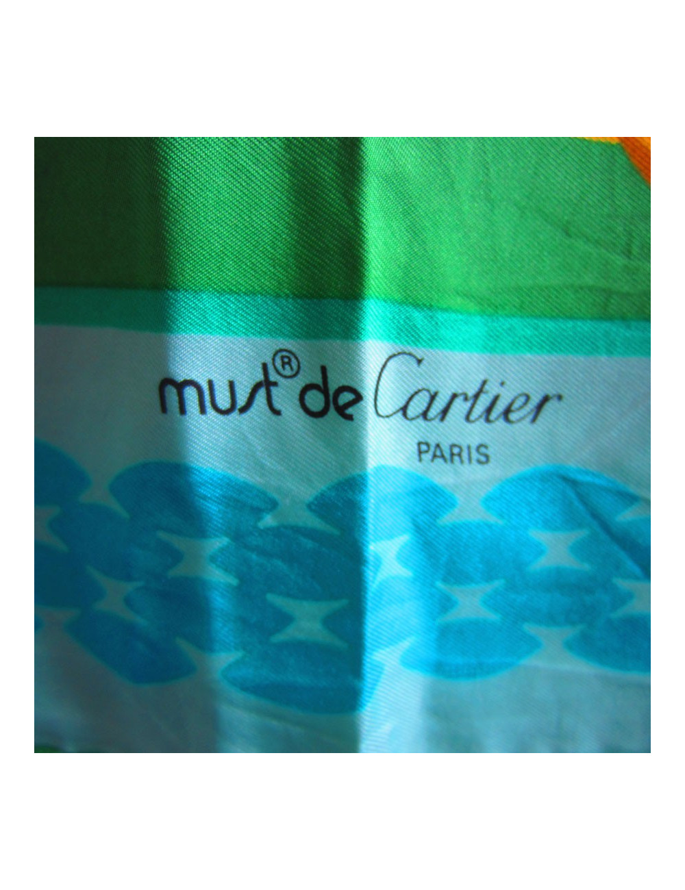 Carré Must de CARTIER en soie vert clair