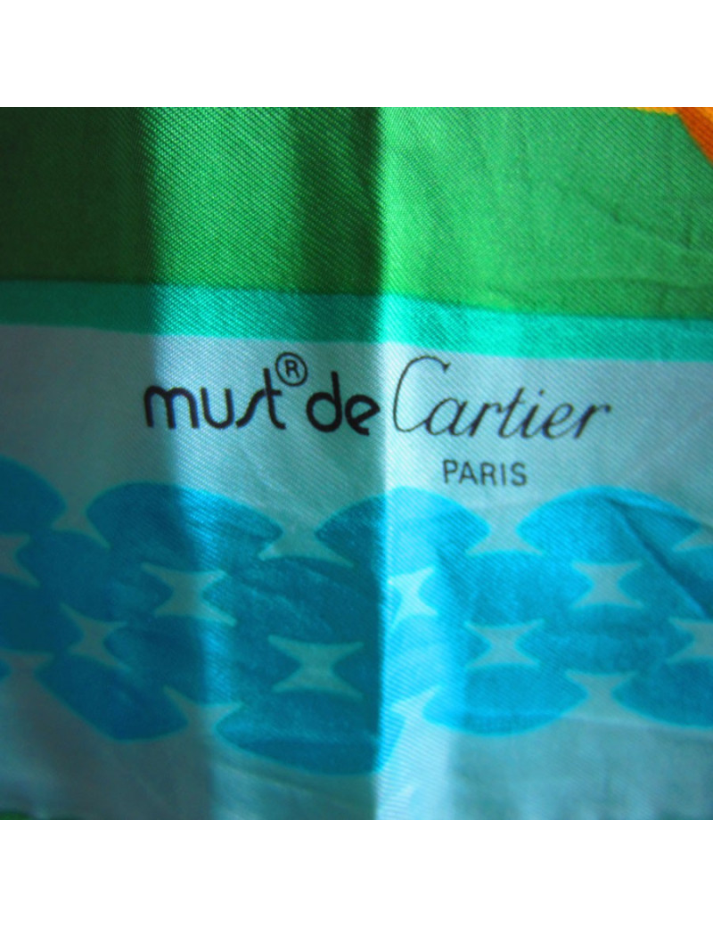 Carré Must de CARTIER en soie vert clair