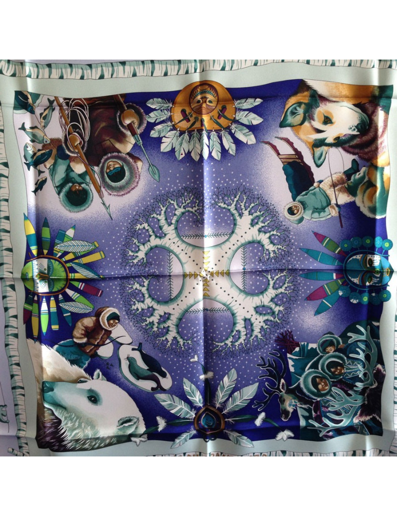 Carré HERMES " La vie du Grand Nord" en soie violet