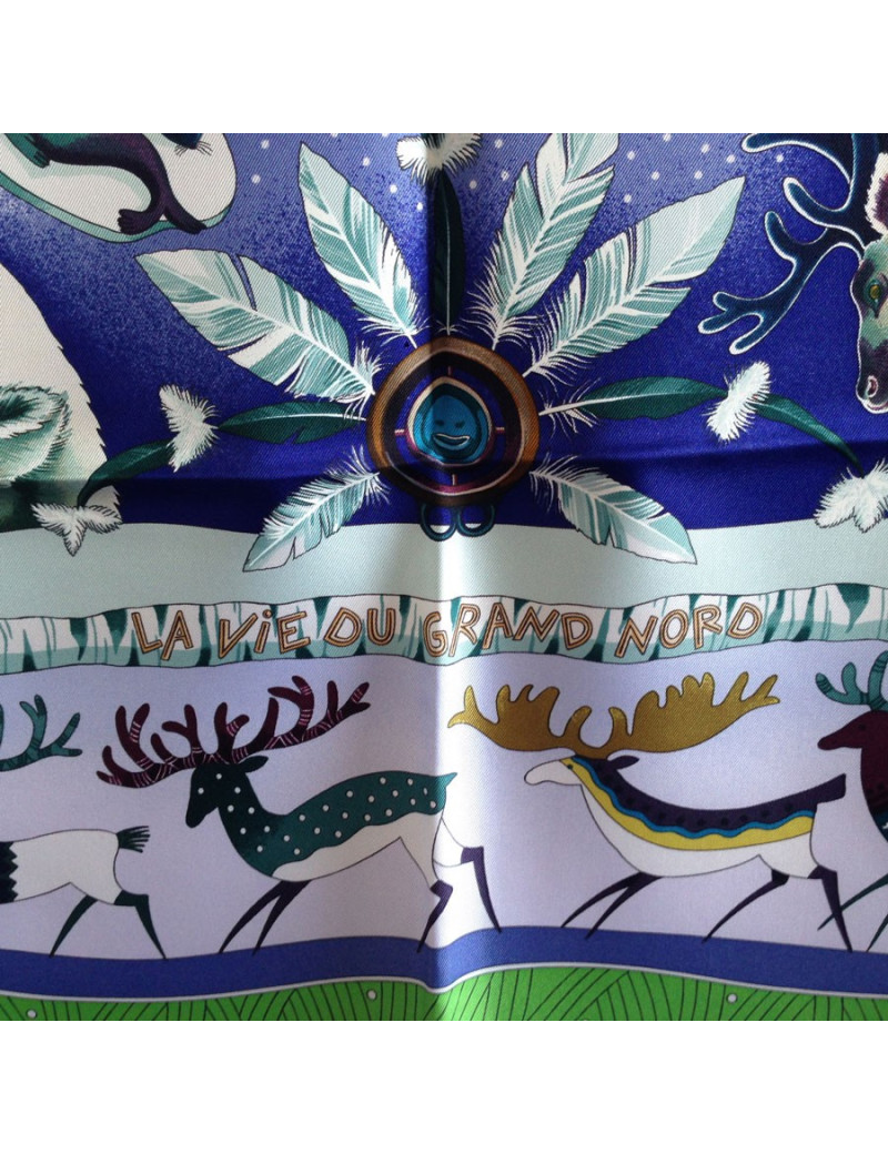 Carré HERMES " La vie du Grand Nord" en soie violet