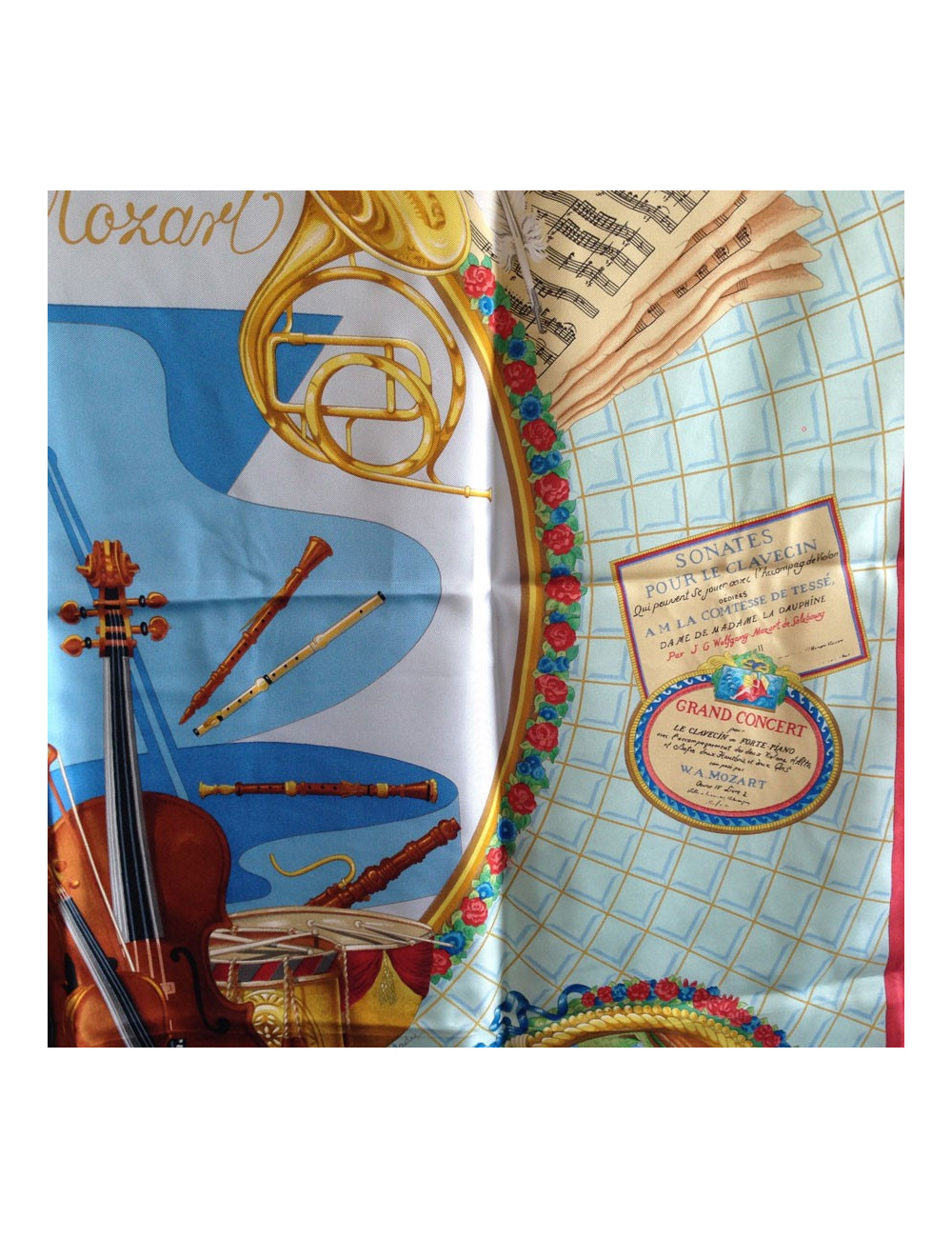 Carré HERMES "Hommage à Mozart" en soie