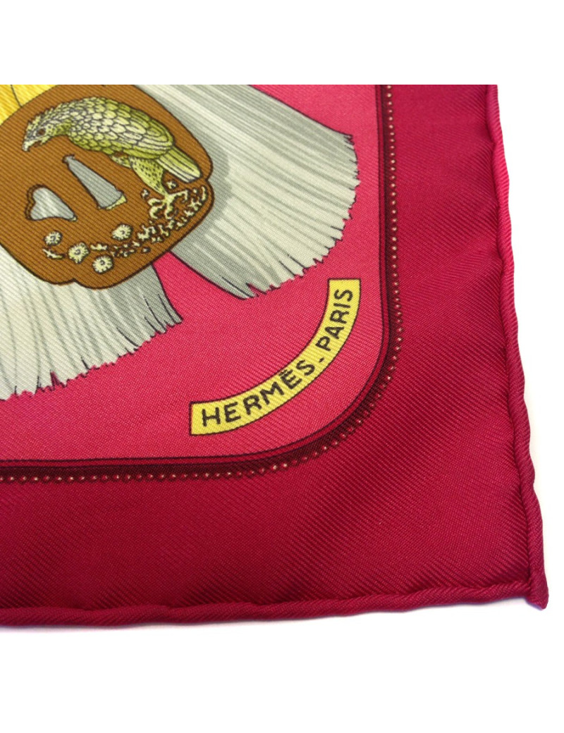 Carré HERMES "Tsubas" en soie rose