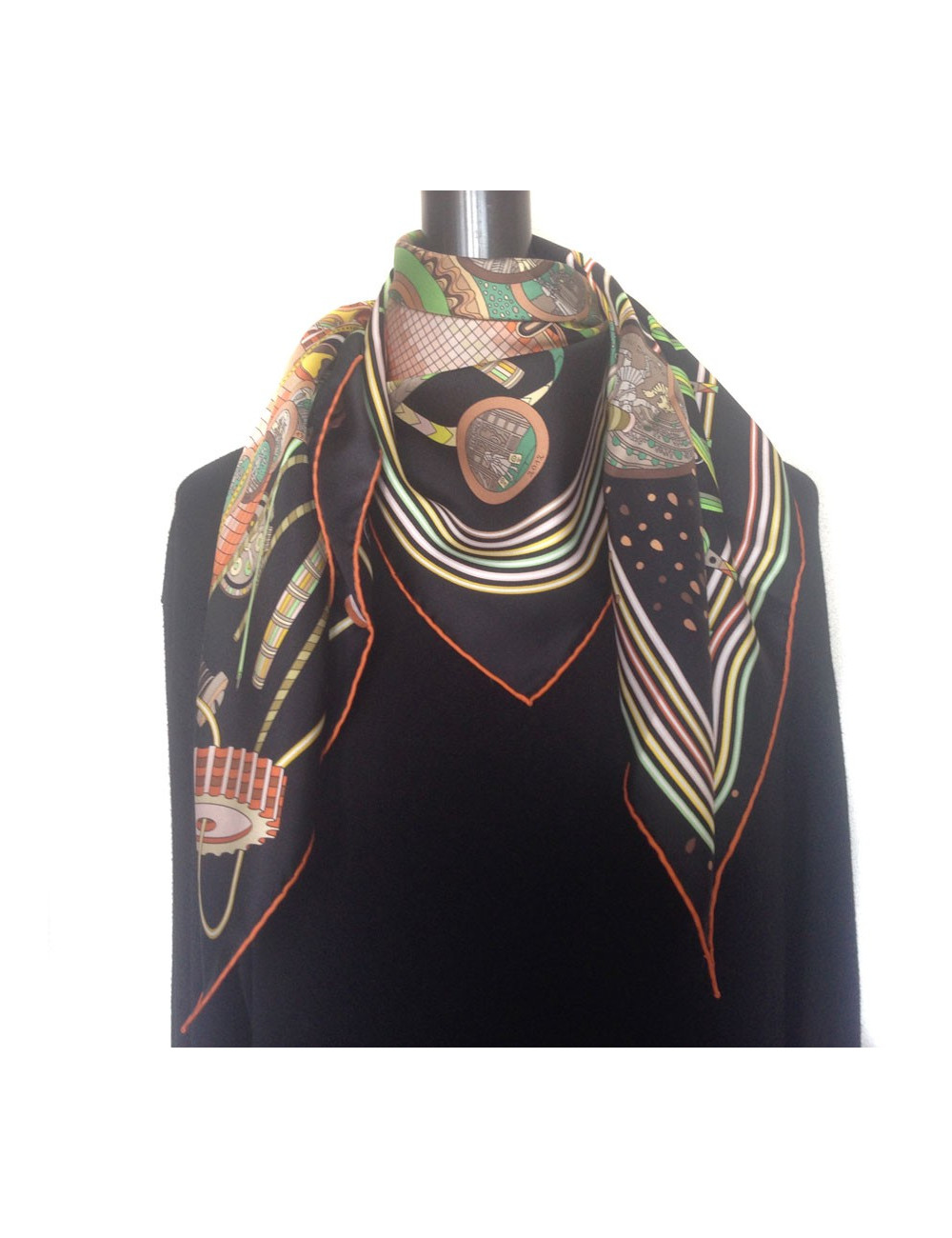 Carré HERMES "Le Laboratoire Du Temps" en soie multicolore