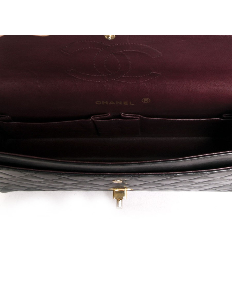 Sac timeless CHANEL matelassé noir Vintage