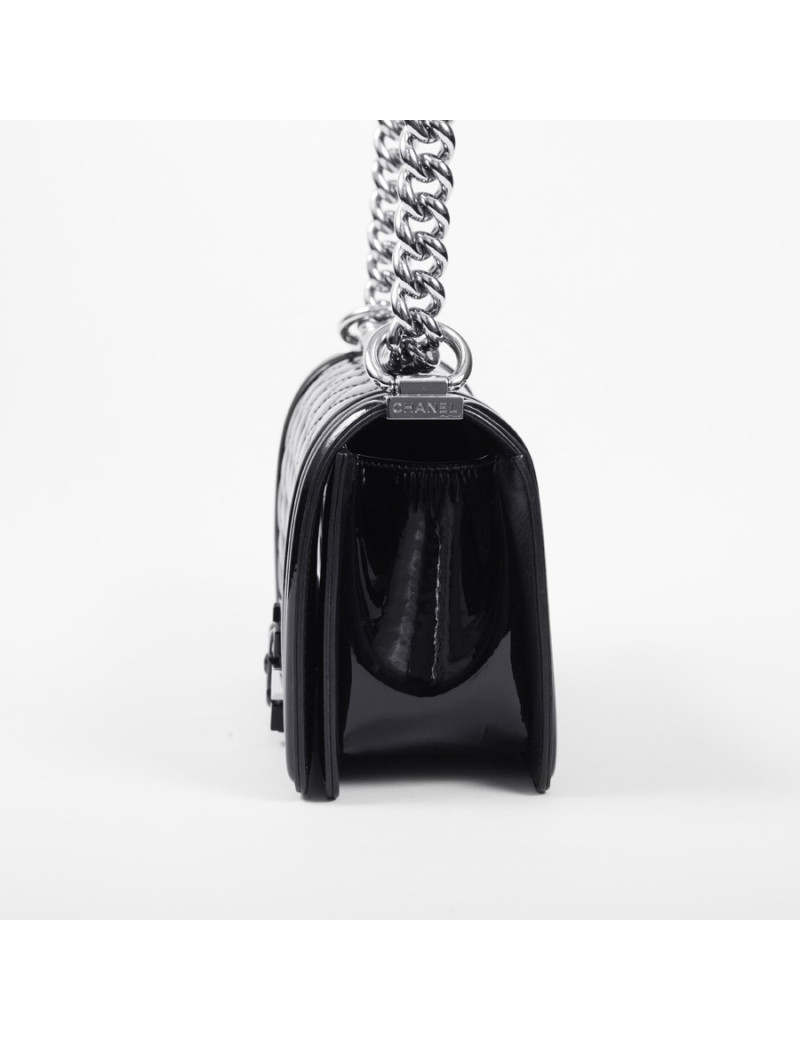 Sac Boy CHANEL cuir verni noir