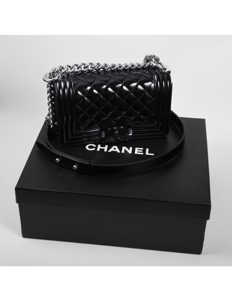 Sac Boy CHANEL cuir verni noir