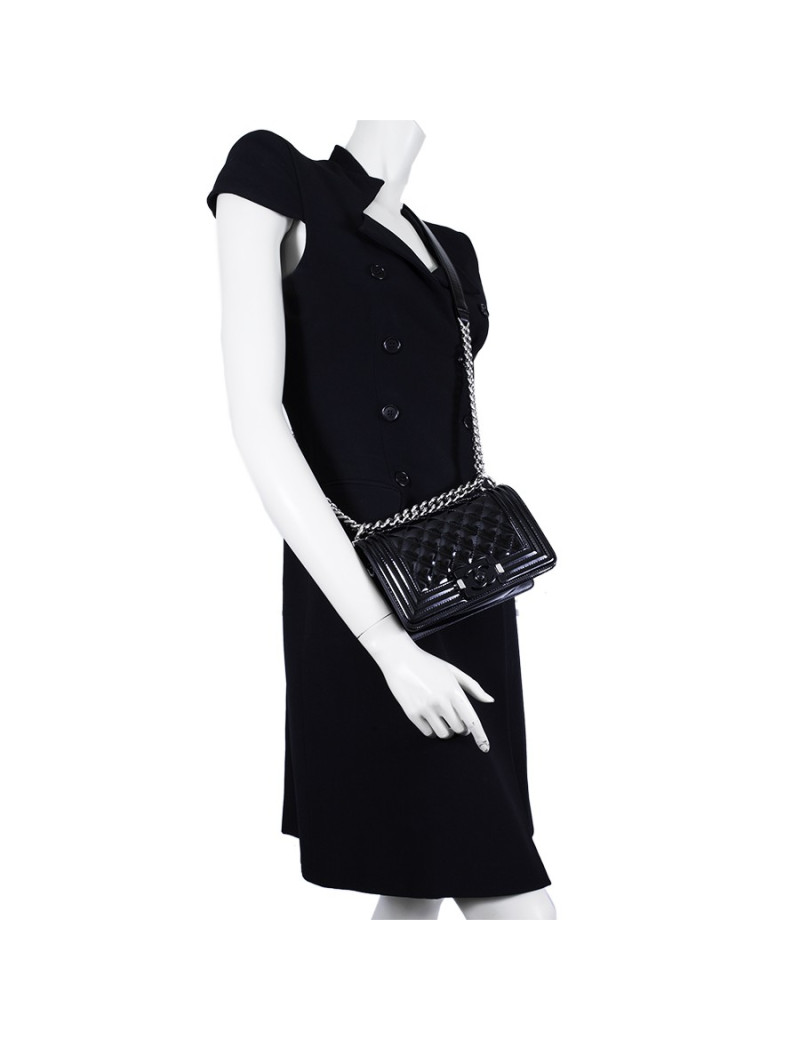 Sac Boy CHANEL cuir verni noir