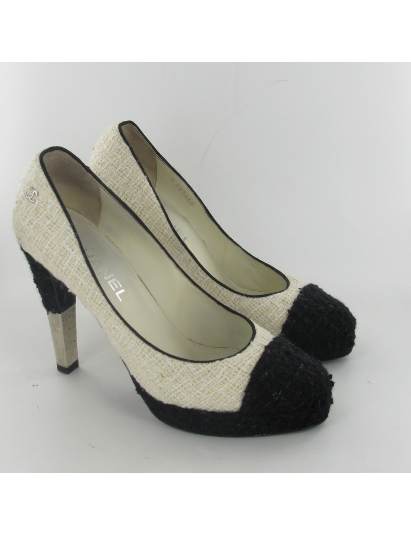 Escarpins tweed bicolore CHANEL