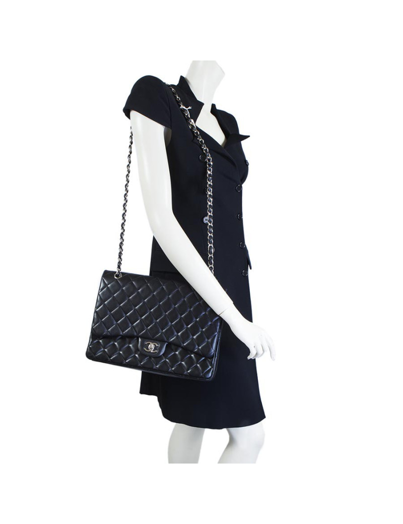 Sac Maxi jumbo CHANEL cuir d'agneau lisse