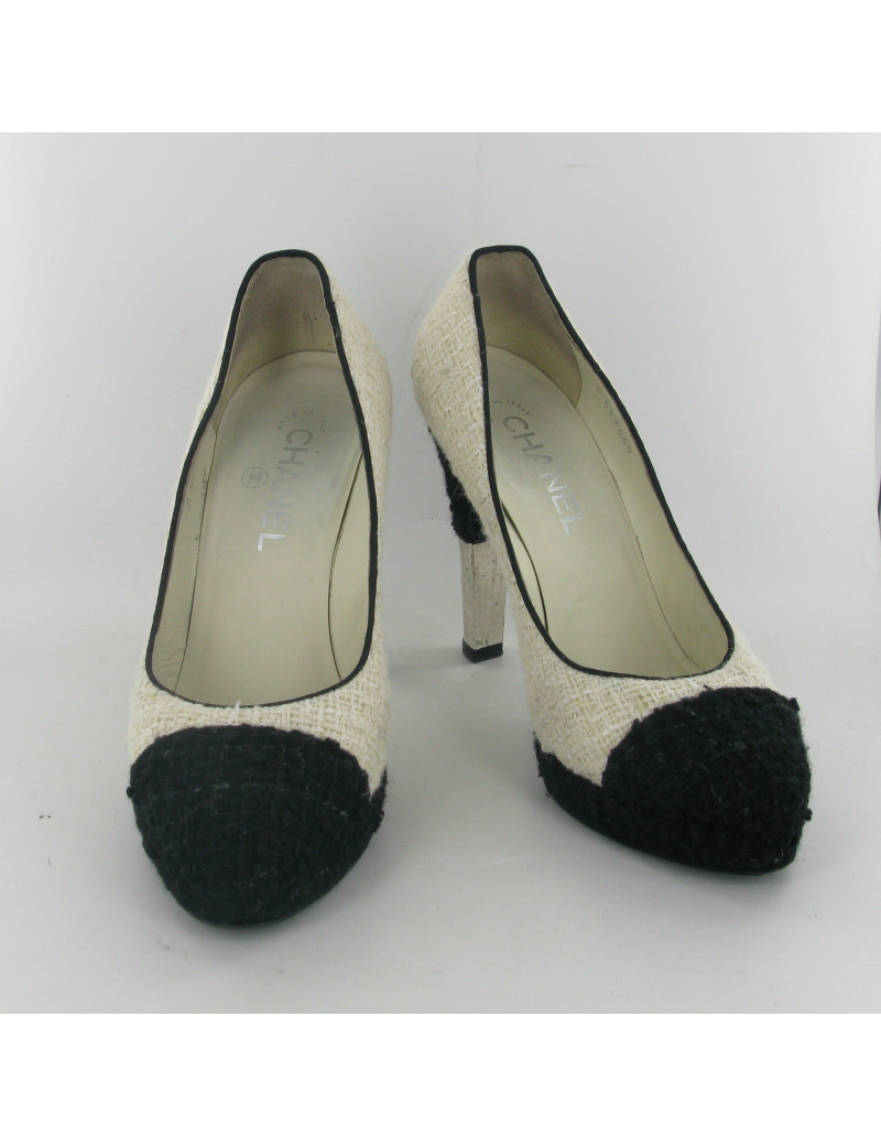 Escarpins tweed bicolore CHANEL
