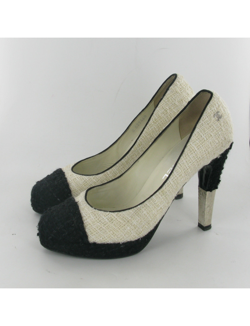 Escarpins tweed bicolore CHANEL