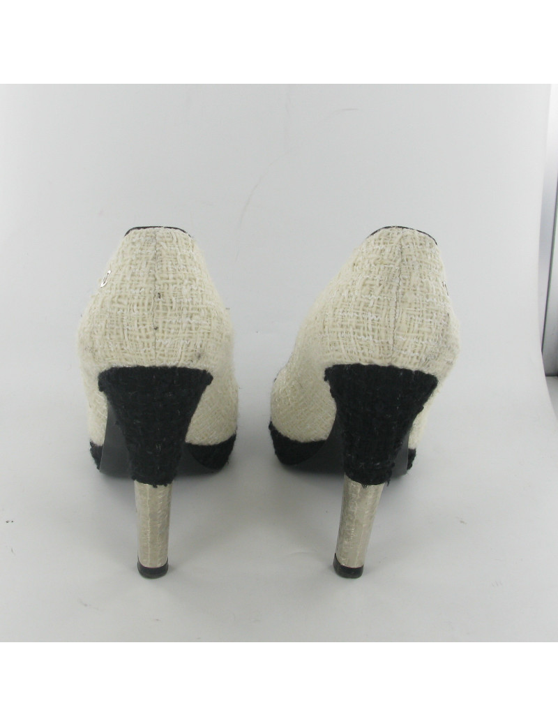 Escarpins tweed bicolore CHANEL