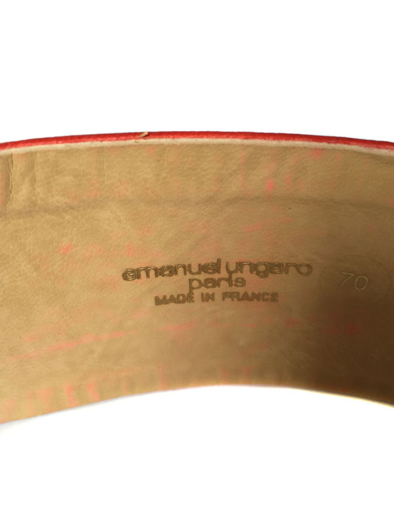 Ceinture EMANUEL UNGARO Vintage en cuir rouge et bijoux en métal 