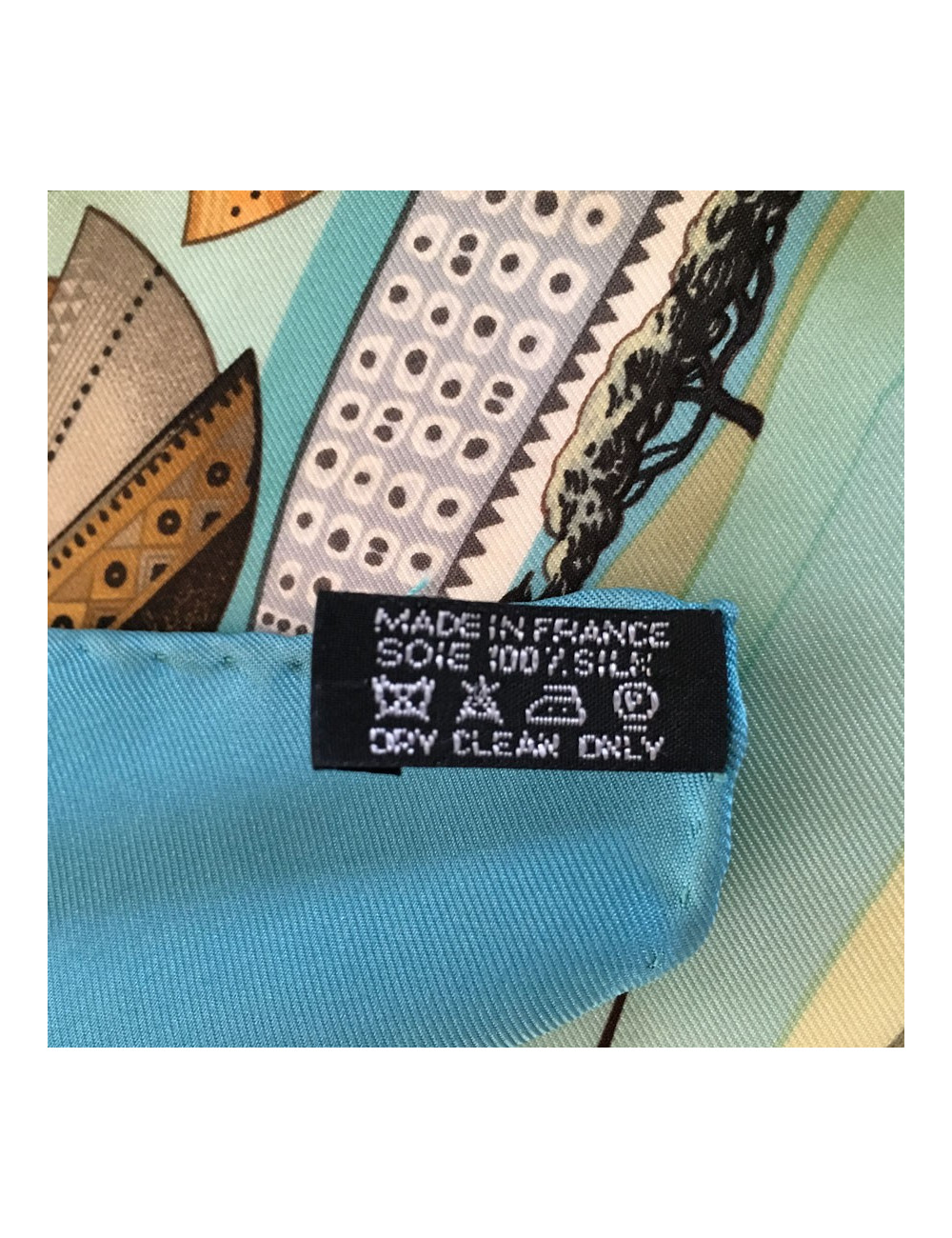 Carré HERMES "Vie du fleuve" en soie bleu