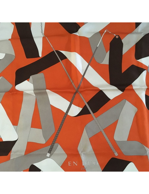 Carré HERMES "En duo" en soie orange
