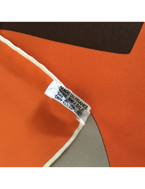 Carré HERMES "En duo" en soie orange