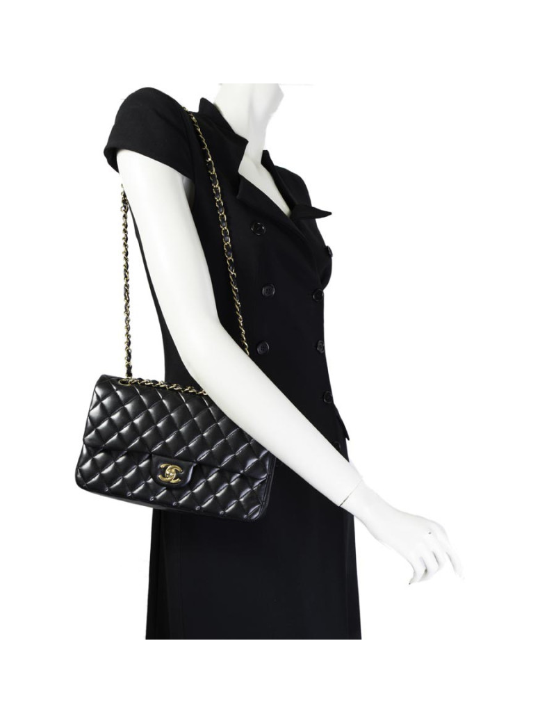 Quilted CHANEL timeless black lambskin bag