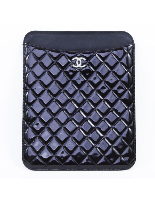 Porte Ipad CHANEL matelassé verni noir