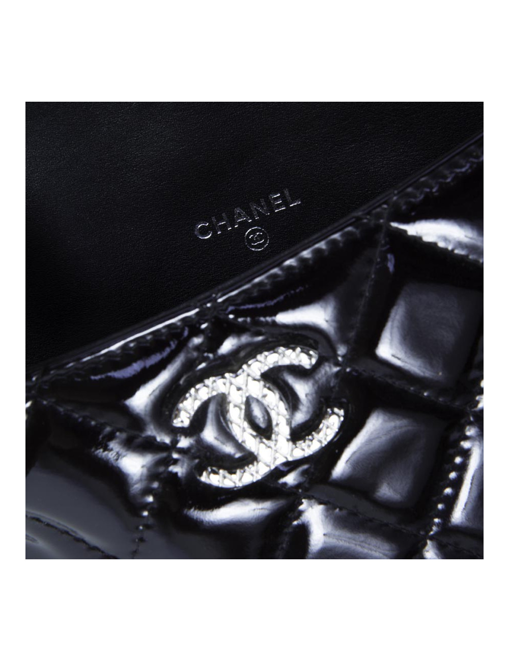 Door Ipad CHANEL black quilted patent leather